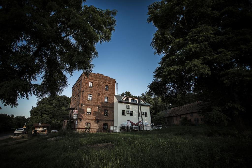W Starym Mlynie Bed and Breakfast Milicz Buitenkant foto